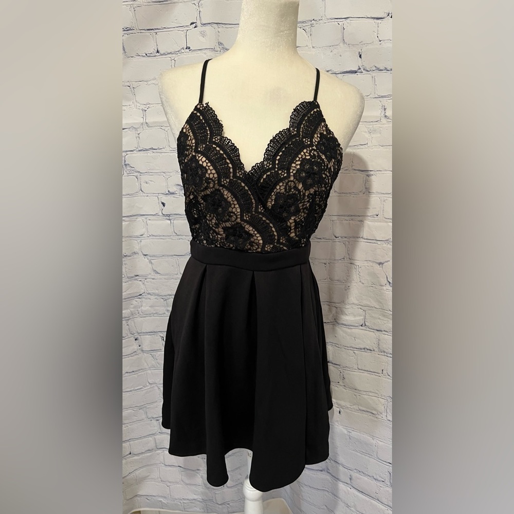 Francesca’s Black Lace Strappy Back Fit & Flare Skater Dress size small - Picture 2 of 7